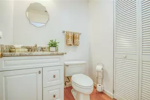 6305 Pelican Creek Crossing, Saint Petersburg, FL 33707 - Photo 12