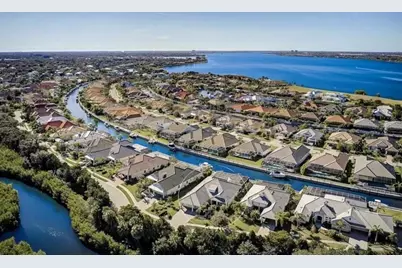 548 Regatta Way, Bradenton, FL 34208 - Photo 1