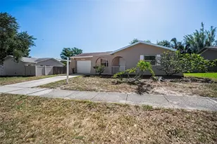 2611 Knoll St W, Palm Harbor, FL 34683 - Photo 2