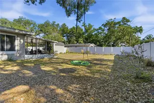 10801 W Elbow Dr, Tampa, FL 33612 - Photo 32