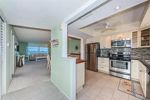 4750 Cove Cir, Saint Petersburg, FL 33708 - Photo 2
