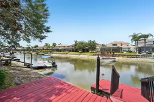 18032 Malakai Isle Dr, Tampa, FL 33647 - Photo 2