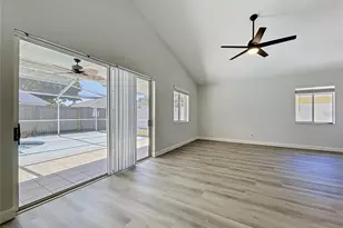 11027 Streamside Dr, Tampa, FL 33624 - Photo 36
