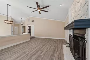 14675 Village Glen Cir, Tampa, FL 33618 - Photo 20