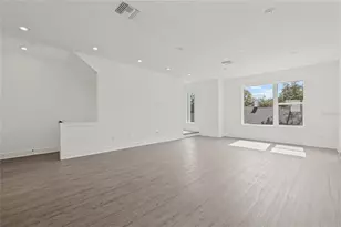 301 15th St N, Saint Petersburg, FL 33705 - Photo 22