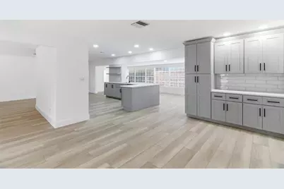 1200 80th St S, Saint Petersburg, FL 33707 - Photo 24