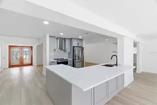 1200 80th St S, Saint Petersburg, FL 33707 - Photo 8
