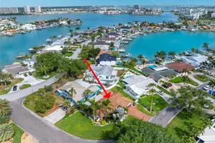 1200 80th St S, Saint Petersburg, FL 33707 - Photo 1