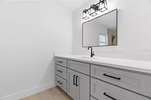 1200 80th St S, Saint Petersburg, FL 33707 - Photo 28