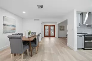 1200 80th St S, Saint Petersburg, FL 33707 - Photo 8