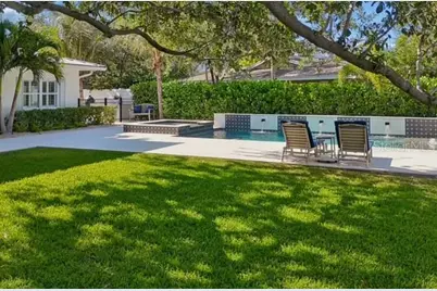 3301 Maple Street NE, Saint Petersburg, FL 33704 - Photo 12