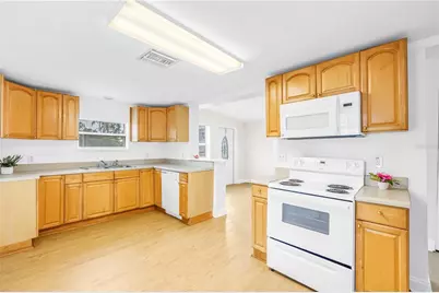 8151 61st Street N, Pinellas Park, FL 33781 - Photo 12