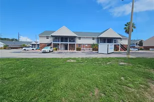 200 Country Club Dr, Largo, FL 33771 - Photo 2