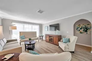 717 Carolina Ave, Tarpon Springs, FL 34689 - Photo 8