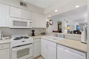 29130 Bay Hollow Dr, Wesley Chapel, FL 33543 - Photo 10