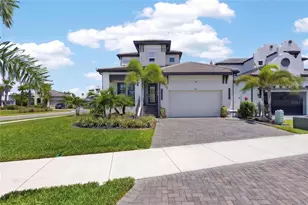 1075 Seagrape Dr, Ruskin, FL 33570 - Photo 2
