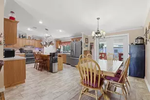 33906 Coddle Ct, Wesley Chapel, FL 33543 - Photo 16