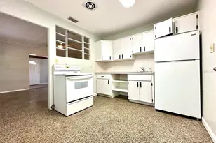 2506 54th St S, Gulfport, FL 33707 - Photo 4