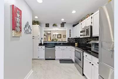 3227 Valley Oaks Drive #N/A, Tampa, FL 33618 - Photo 10