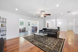 3042 Samara Dr, Tampa, FL 33618 - Photo 12