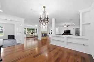 3042 Samara Dr, Tampa, FL 33618 - Photo 14