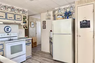 34642 Sweetpea Ln Ln, Zephyrhills, FL 33541 - Photo 8