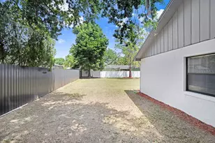 2404 Buckhorn Manor Dr, Valrico, FL 33594 - Photo 14