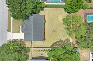 2404 Buckhorn Manor Dr, Valrico, FL 33594 - Photo 6