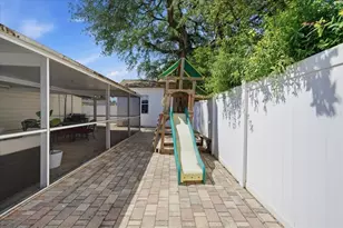9718 N Oregon Ave, Tampa, FL 33612 - Photo 46