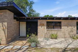 9718 N Oregon Ave, Tampa, FL 33612 - Photo 2
