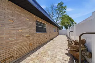 9718 N Oregon Ave, Tampa, FL 33612 - Photo 48