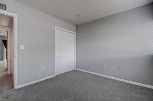 860 S Village Dr N, Saint Petersburg, FL 33716 - Photo 24