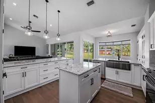 17833 Hyland Ln, Dade City, FL 33523 - Photo 22