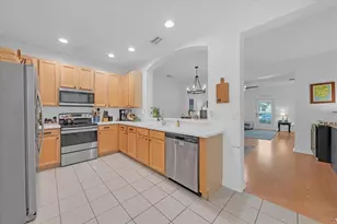 9512 W Park Village Dr, Tampa, FL 33626 - Photo 6