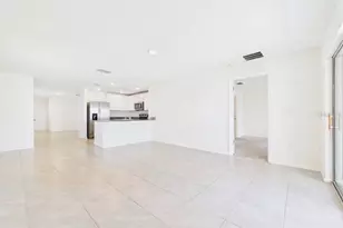 649 Sunlit Coral St, Ruskin, FL 33570 - Photo 2