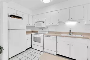 10365 Paradise Blvd, Treasure Island, FL 33706 - Photo 10