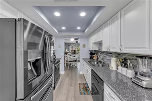 5849 Park St N, Saint Petersburg, FL 33709 - Photo 12