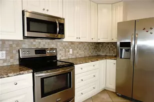 4330 Tahitian Gardens Cir, Holiday, FL 34691 - Photo 8