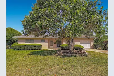 211 NW Monroe Circle N, Saint Petersburg, FL 33702 - Photo 1