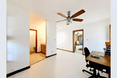 211 NW Monroe Circle N, Saint Petersburg, FL 33702 - Photo 12