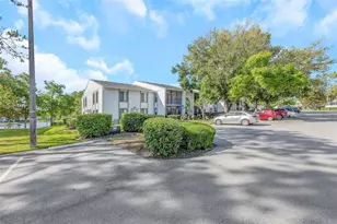 1281 Pine Ridge Cir E, Tarpon Springs, FL 34688 - Photo 42