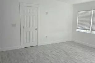 8704 N Renfrew Pl, Tampa, FL 33604 - Photo 14