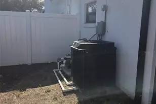 8704 N Renfrew Pl, Tampa, FL 33604 - Photo 24