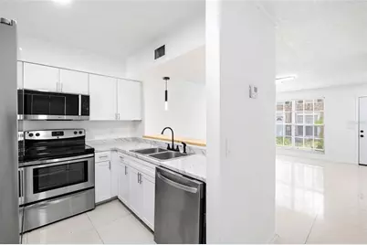 13870 Stone Mill Way, Tampa, FL 33613 - Photo 10