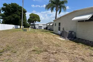 96 Royal Palm Cir, Largo, FL 33778 - Photo 4