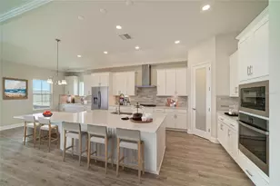 9806 Leaf Grn Ln, Dade City, FL 33525 - Photo 2