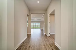 9806 Leaf Grn Ln, Dade City, FL 33525 - Photo 10