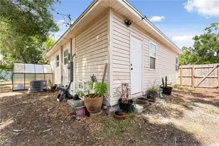 1751 Dayton St S, Saint Petersburg, FL 33712 - Photo 24