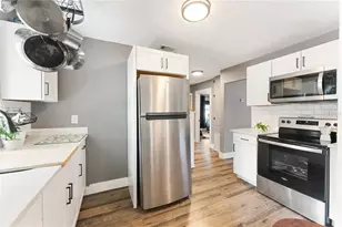 1751 Dayton St S, Saint Petersburg, FL 33712 - Photo 10