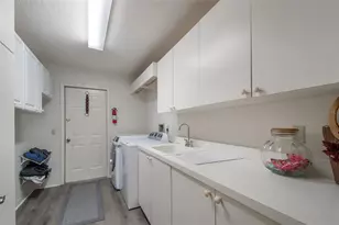1661 Woodridge Ct, Lutz, FL 33559 - Photo 54
